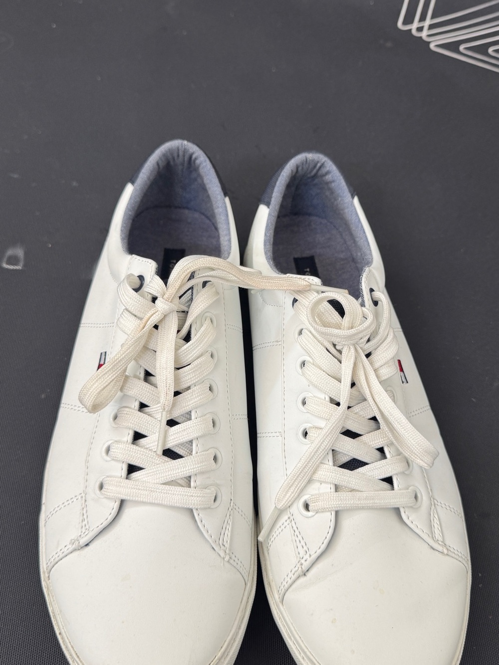 Tommy Hilfiger Men’s White Low-Top Lace-Up Sneakers with Navy Trim